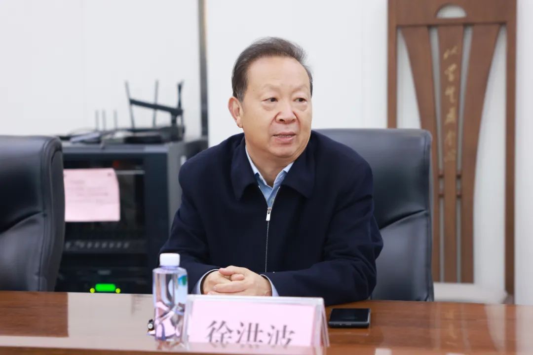 郑州市医疗保障局党组书记王进兴一行到304永利集团调研交流