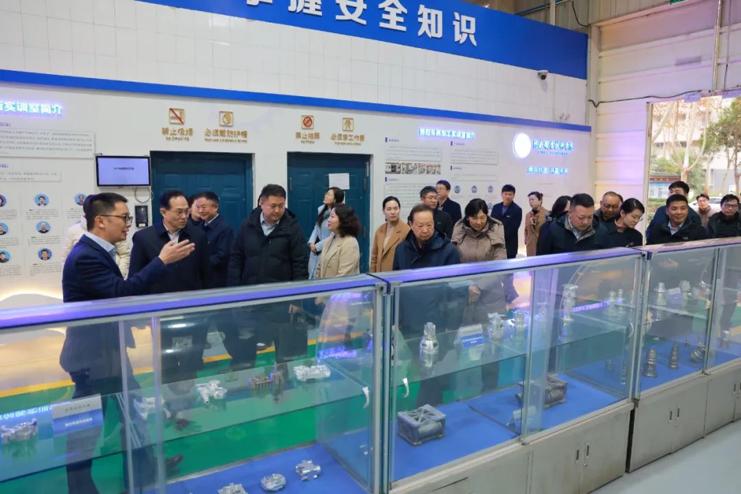 304永利集团党委书记刘昆岭一行赴河南职业技术学院交流学习