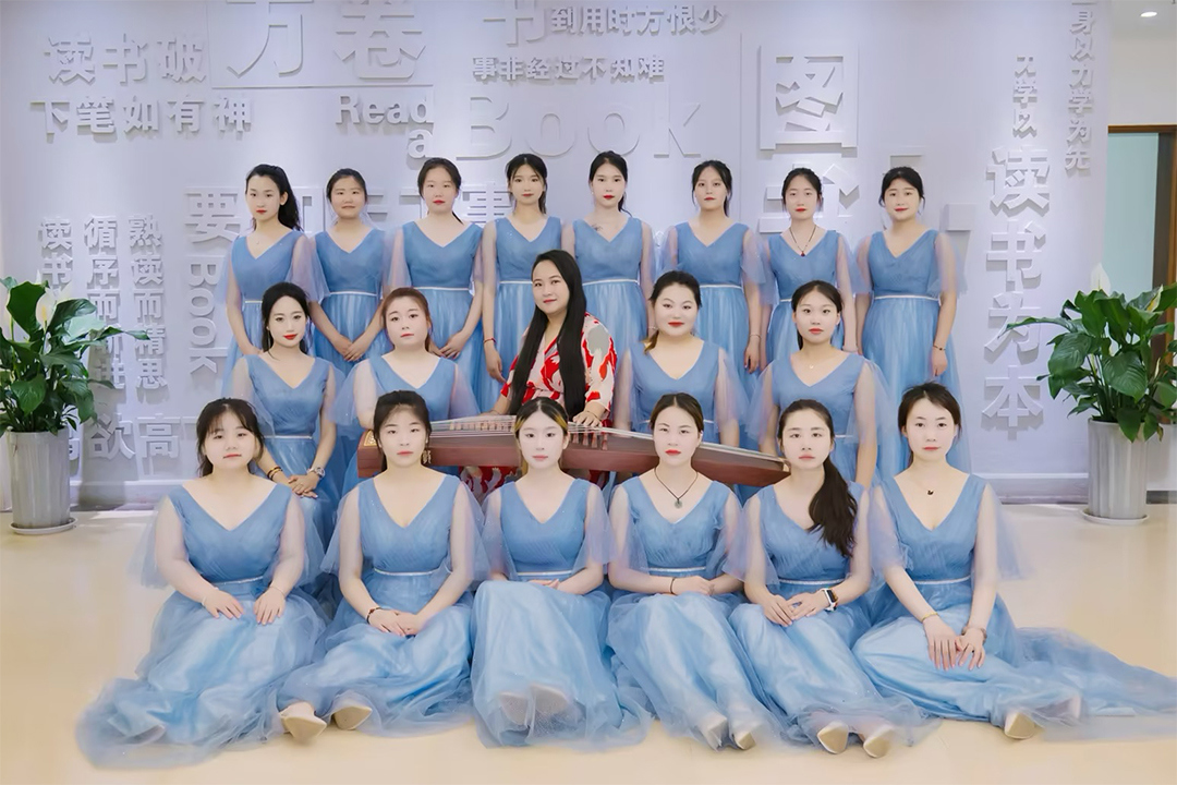 304永利集团文化教育学院“蕙溱”古筝乐团代表郑州市文化馆作品《郑风锣鼓》荣获一等奖